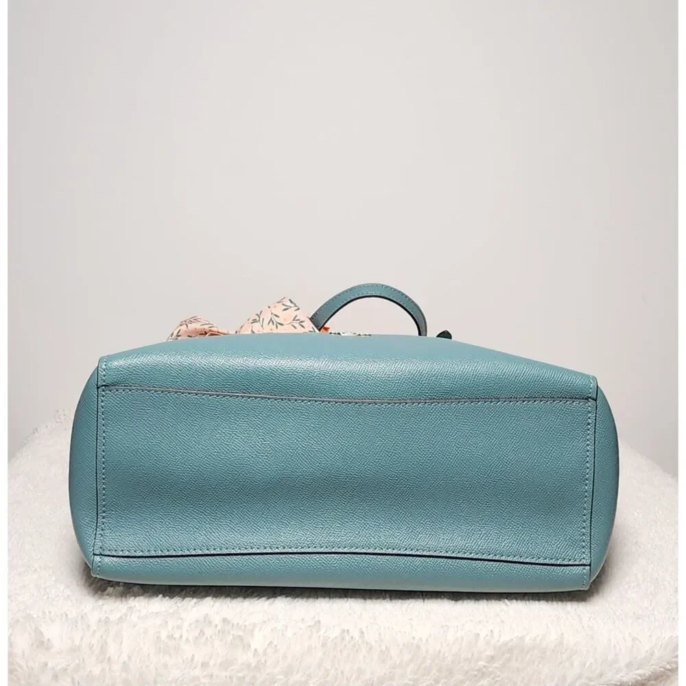 Coach beautiful turnlock